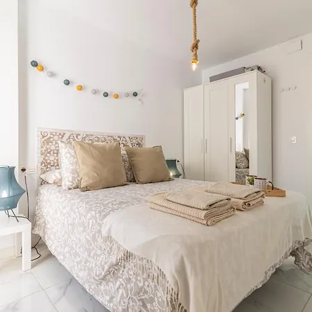 Puertas Del Sol 11 Apartman *