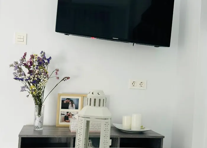 Puertas Del Sol 11 *